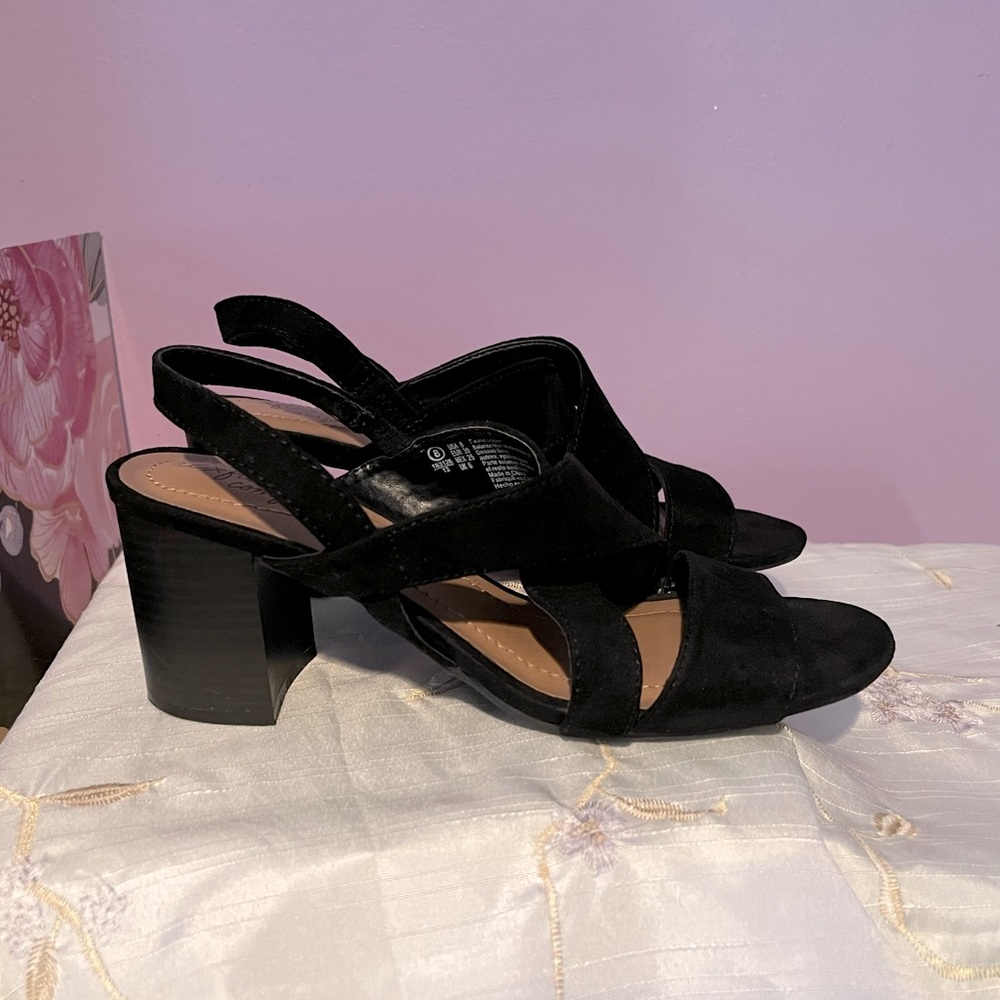 Black dress sandal. Size 8 with 3” heel.